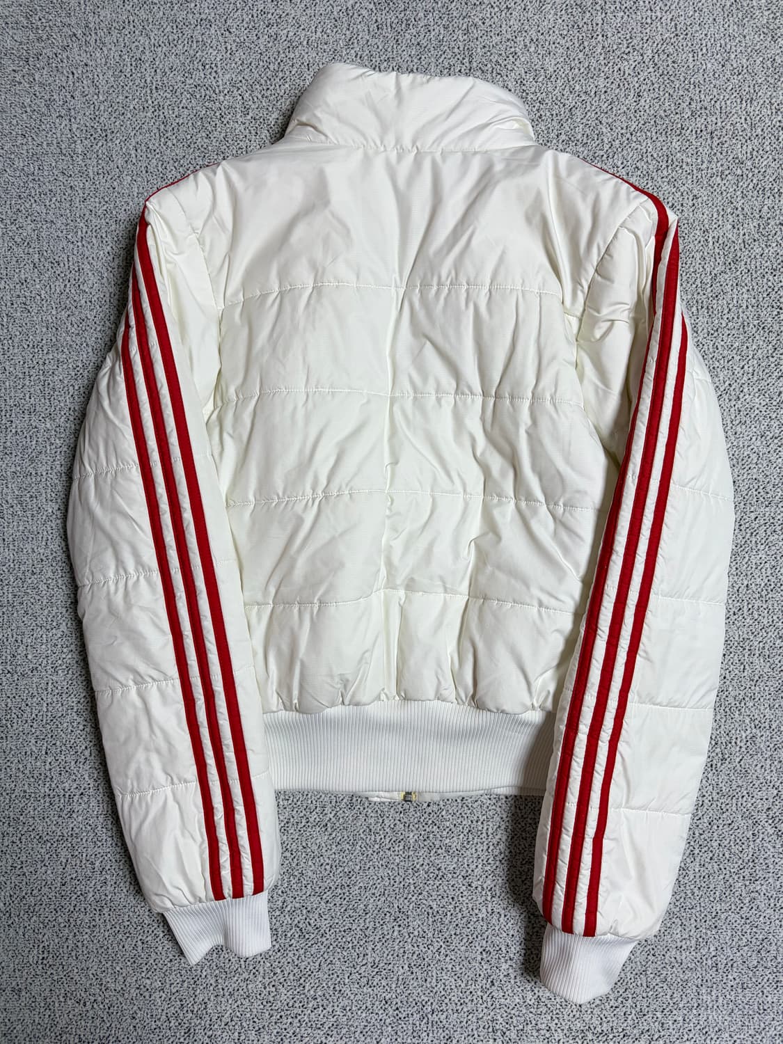 아디다스 화이트 크롭 경량 솜 패딩 상품이미지3