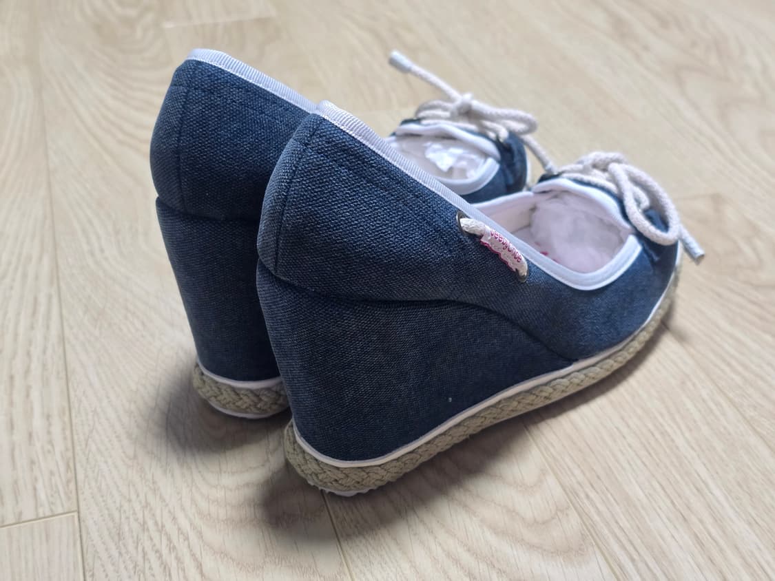 씨바이끌로에 로페 디테일 웨지 펌프스 39 상품이미지5