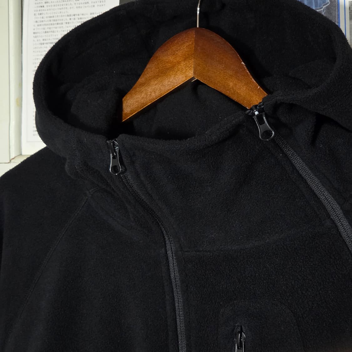 로어링라드 사선 지퍼 절개 블랙 플리스 집업 상품이미지3