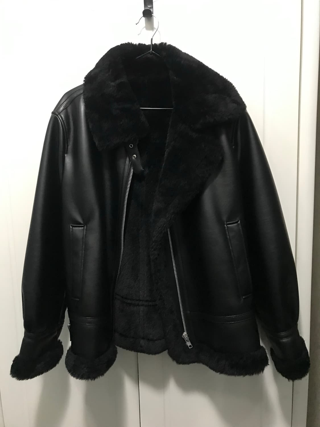 스페로네 우먼 페이크 B3 오버핏 무스탕 자켓 우먼 블랙 상품이미지3