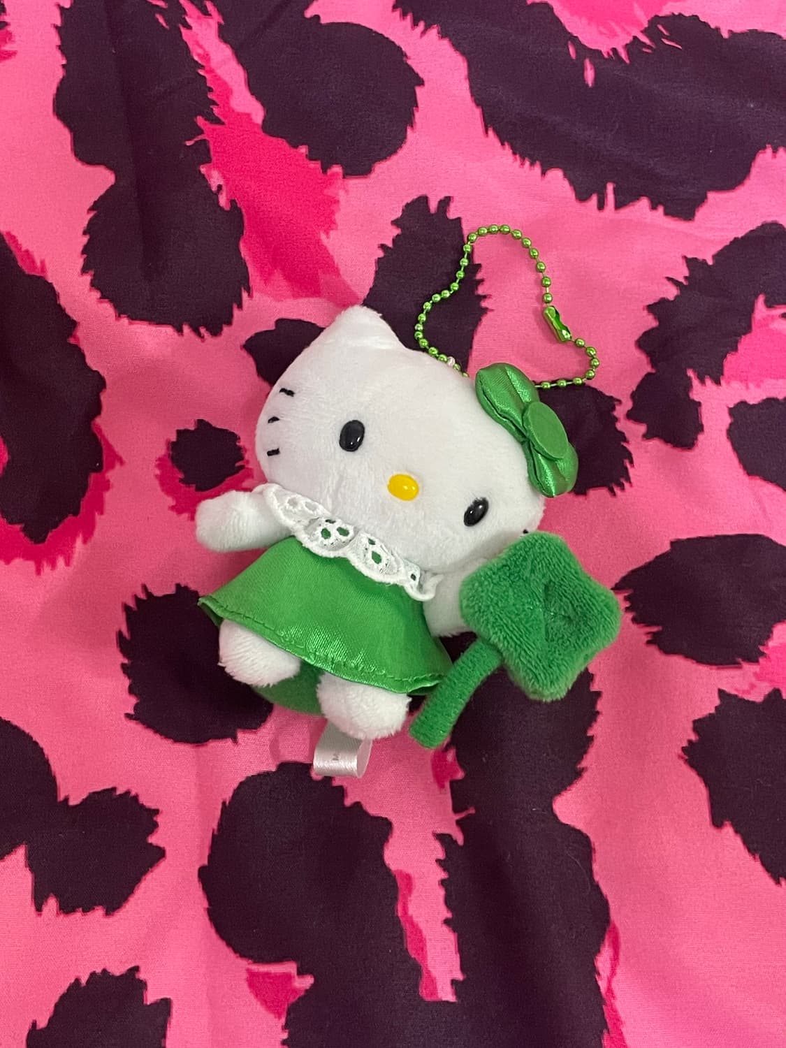 산리오 |  헬로키티 50주년 클로버 키링 상품이미지1