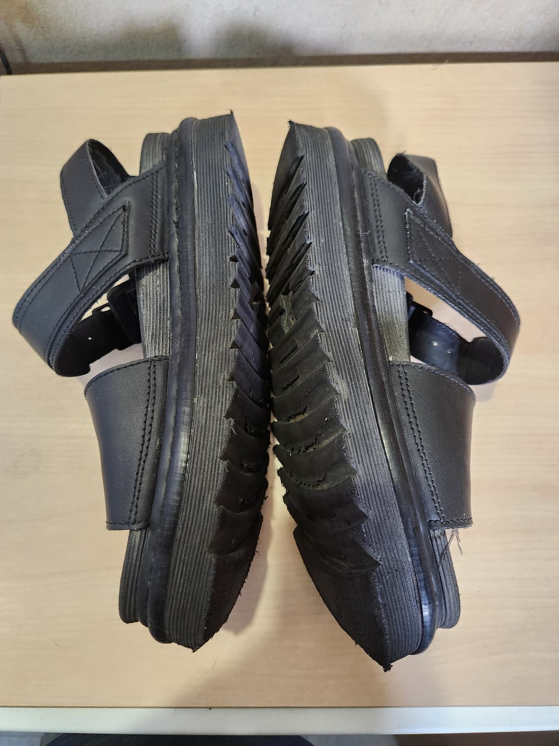 Dr. Martens VOSS 샌들 | 여름 스트릿 필수템 🖤

 상품이미지5