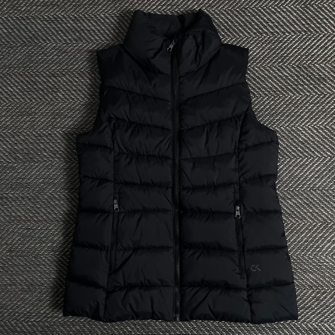 캘빈클라인 미니멀 경량 패딩 조끼 블랙o 3407 상품이미지1