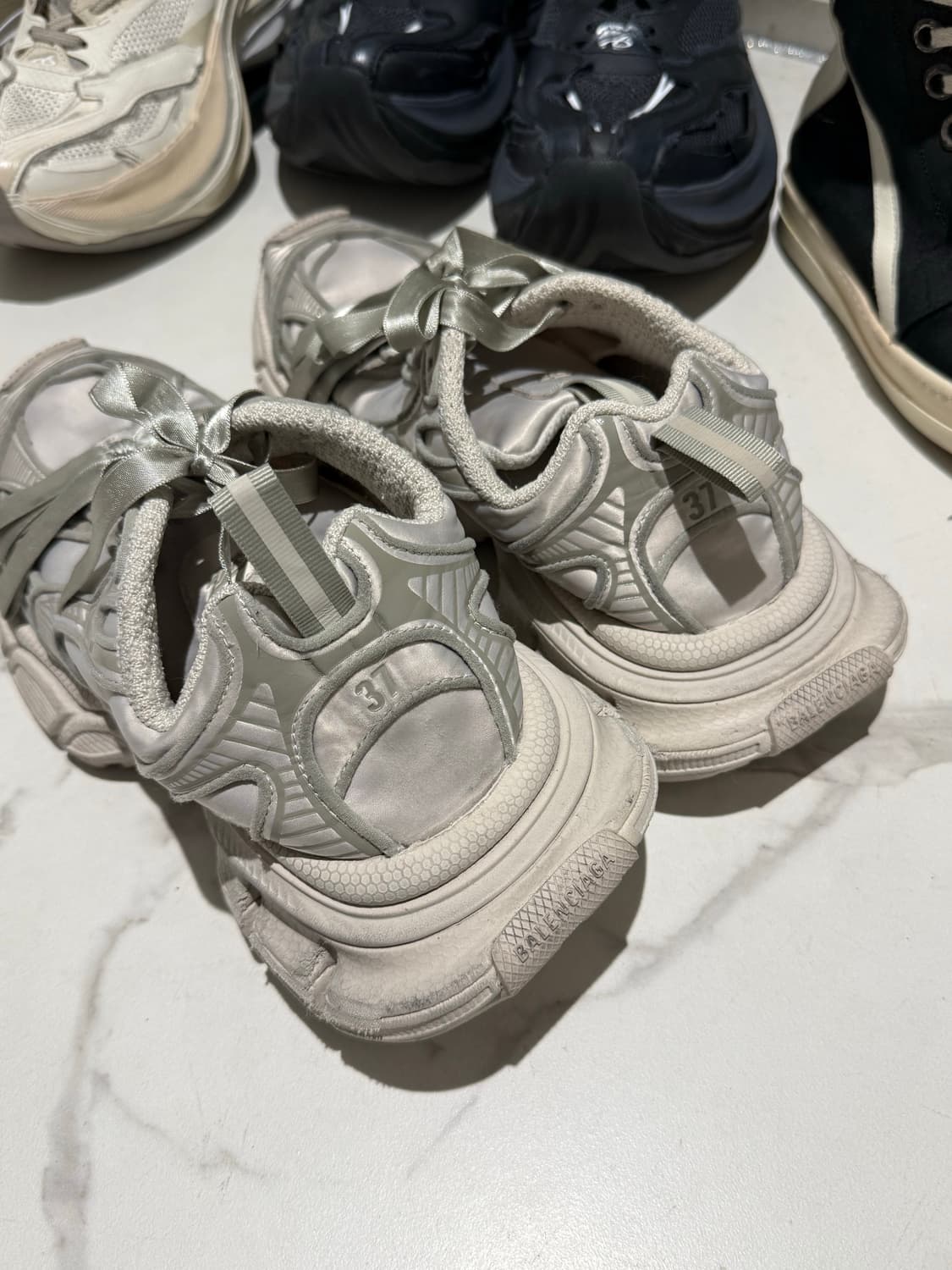 발렌시아가 3XL 리본 스니커즈 상품이미지2