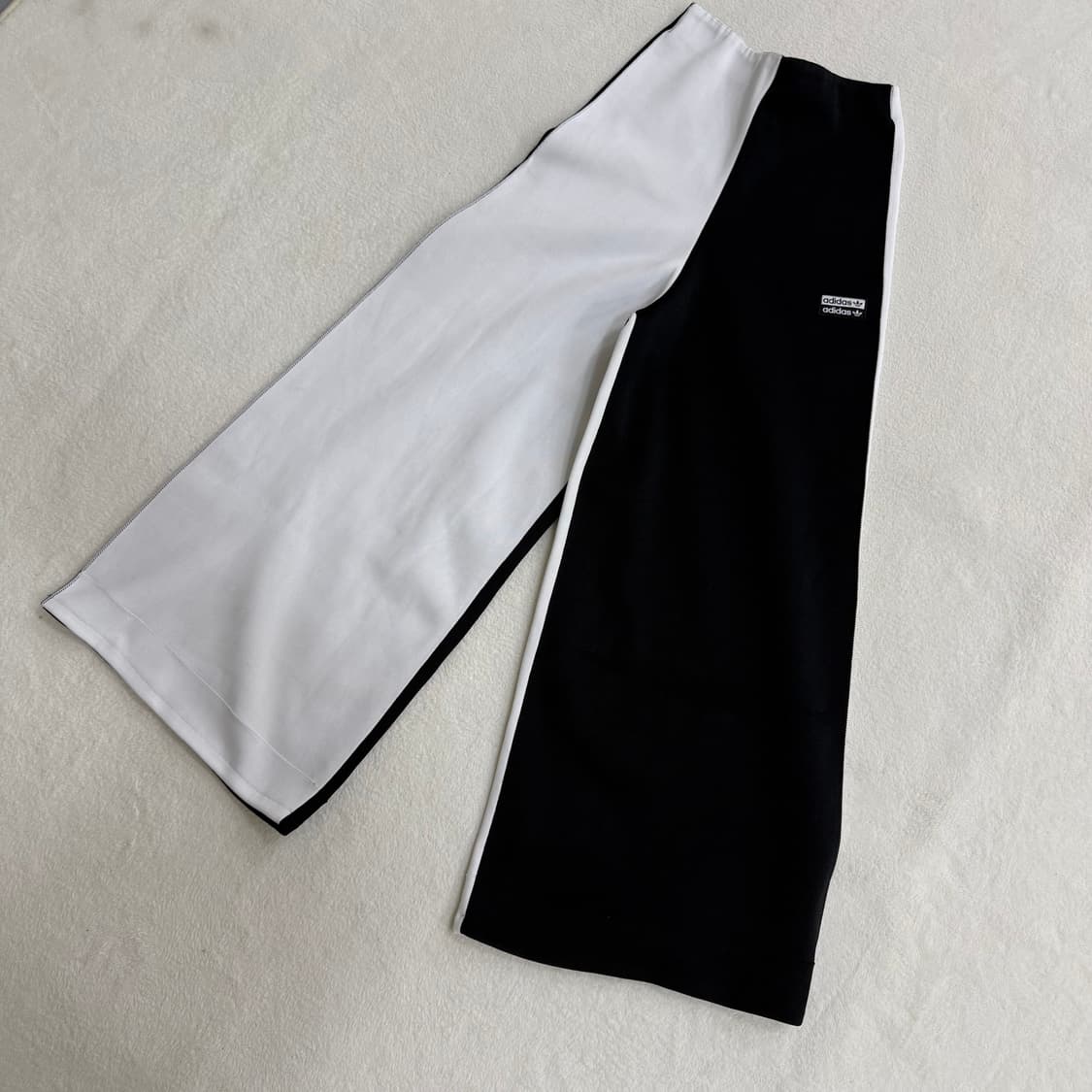 S 아디다스 블랙 앤 화이트 와이드 팬츠 0320T 상품이미지1