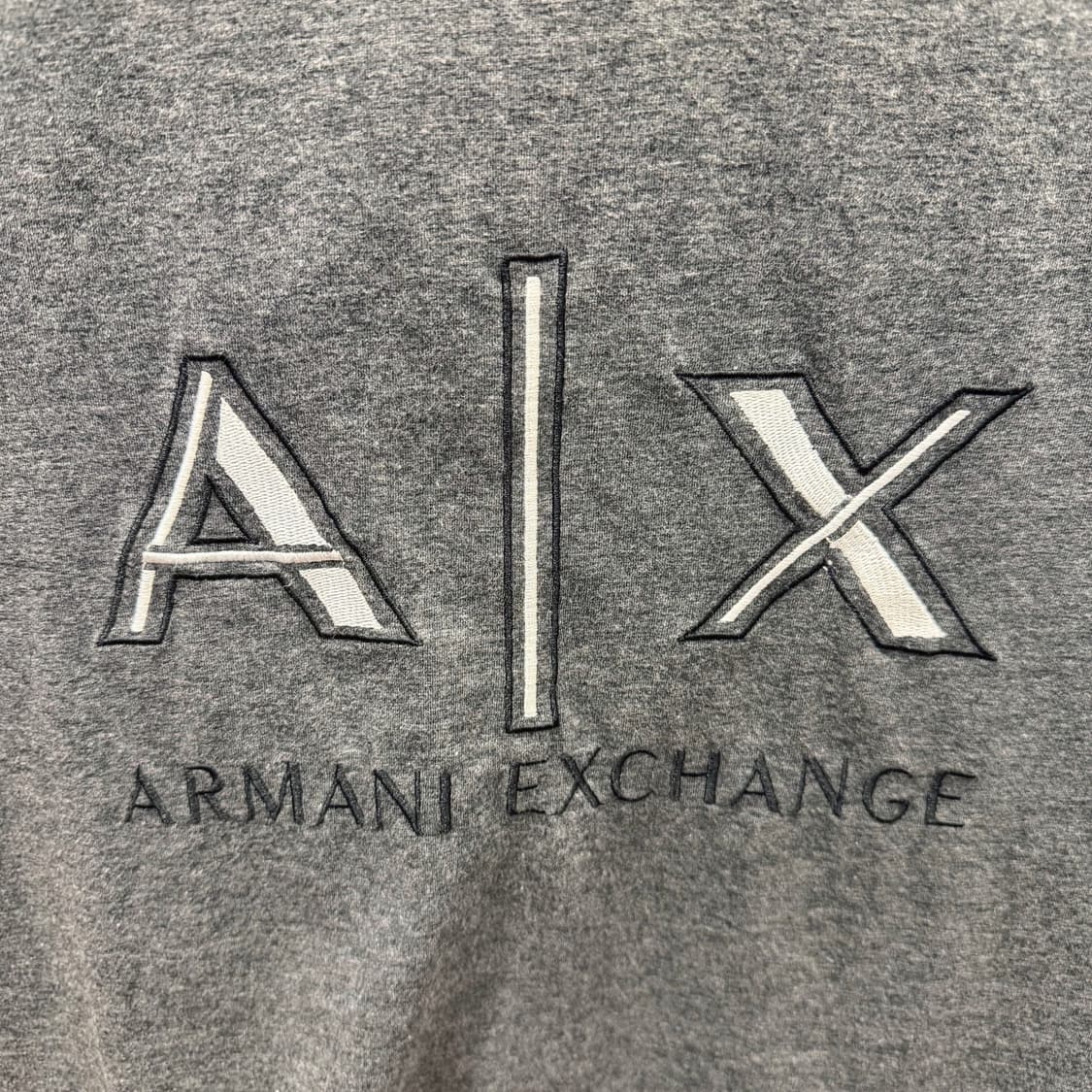 아르마니 익스체인지 라운드넥 반팔 로고 자수 디테일 레귤러핏 차콜 그레이 상품이미지6