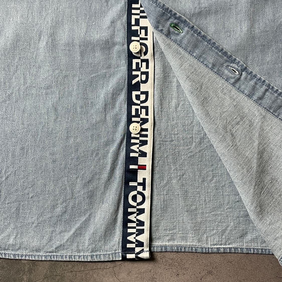 TOMMY HILFIGER 토미힐피거 빈티지 코튼 데님 셔츠 A00607 상품이미지4