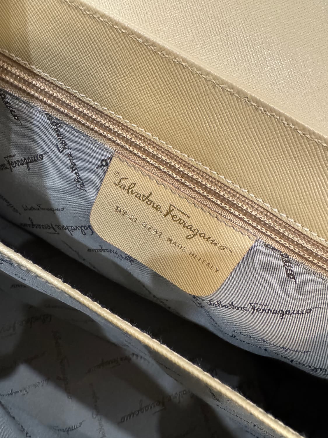 페라가모 켈리백 상품이미지4