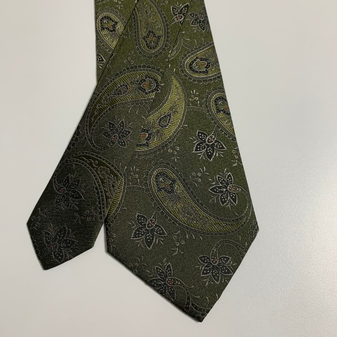 입생로랑(YSL) 페이즐리 명품클래식넥타이 최상급 A+등급 8.3cm 상품이미지4