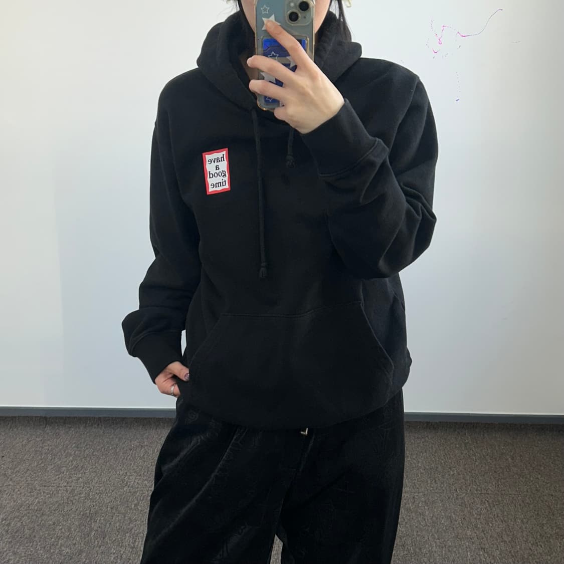 Have a good time 해브어굿타임 스몰로고 블랙 후드티  상품이미지1