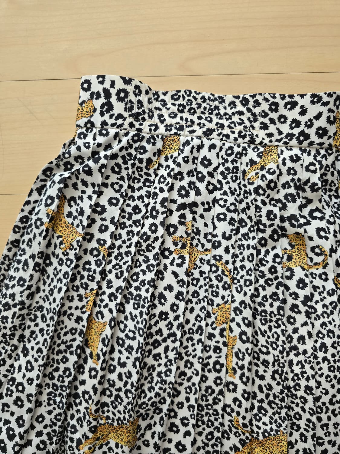 90s 빈티지 골드 레오파드 플리츠 스커트 상품이미지2