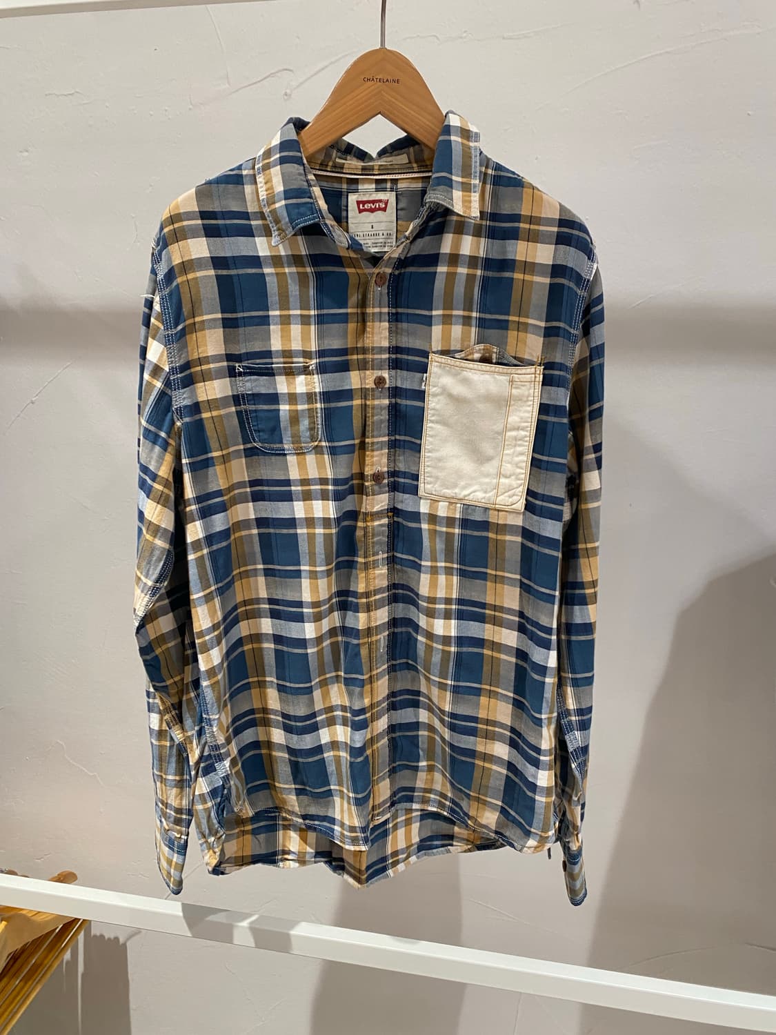 리바이스 화이트탭 셔츠 상품이미지1