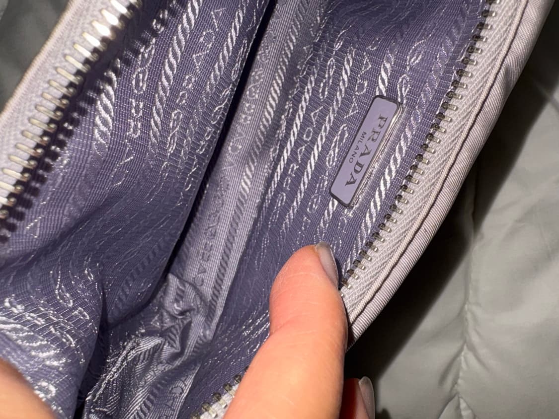 프라다 리에디션 리나일론 호보백 상품이미지5