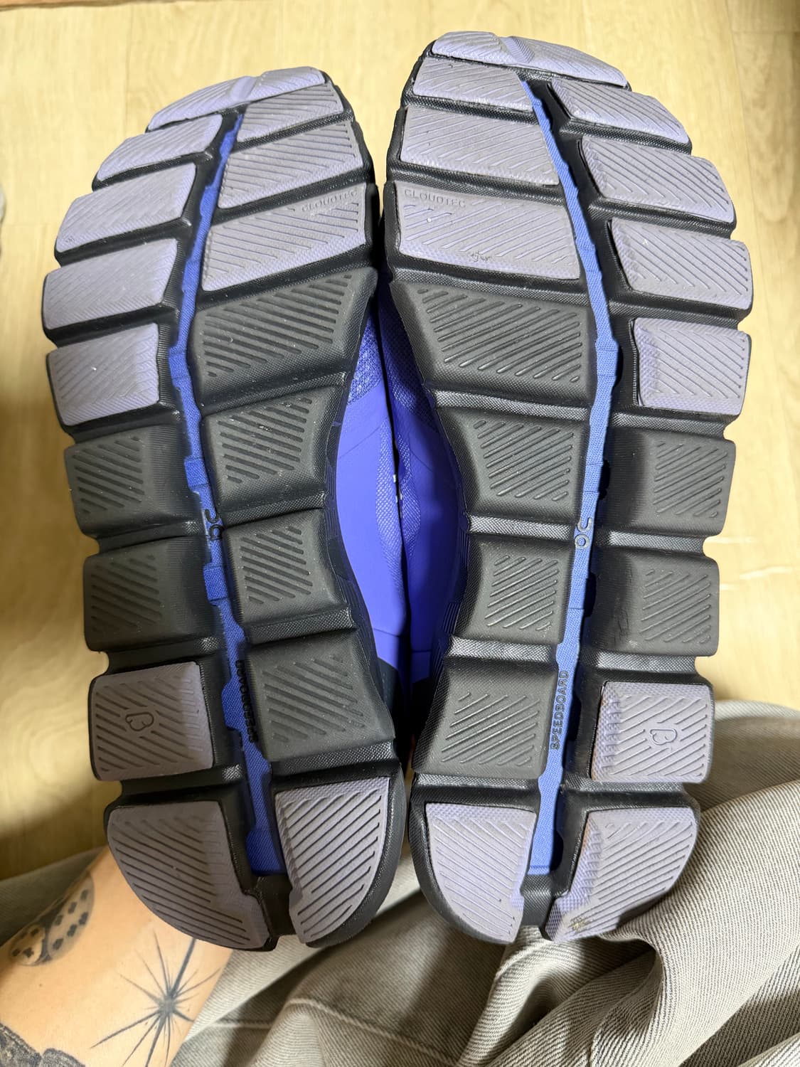 (판매글) 온 러닝 클라우드 X 3 AD 블루베리 45(290) 상품이미지6