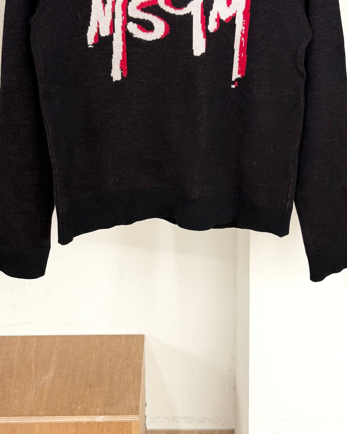 엠에스지엠 딥브라운 로고 롱슬리브 스웨터 상품이미지5