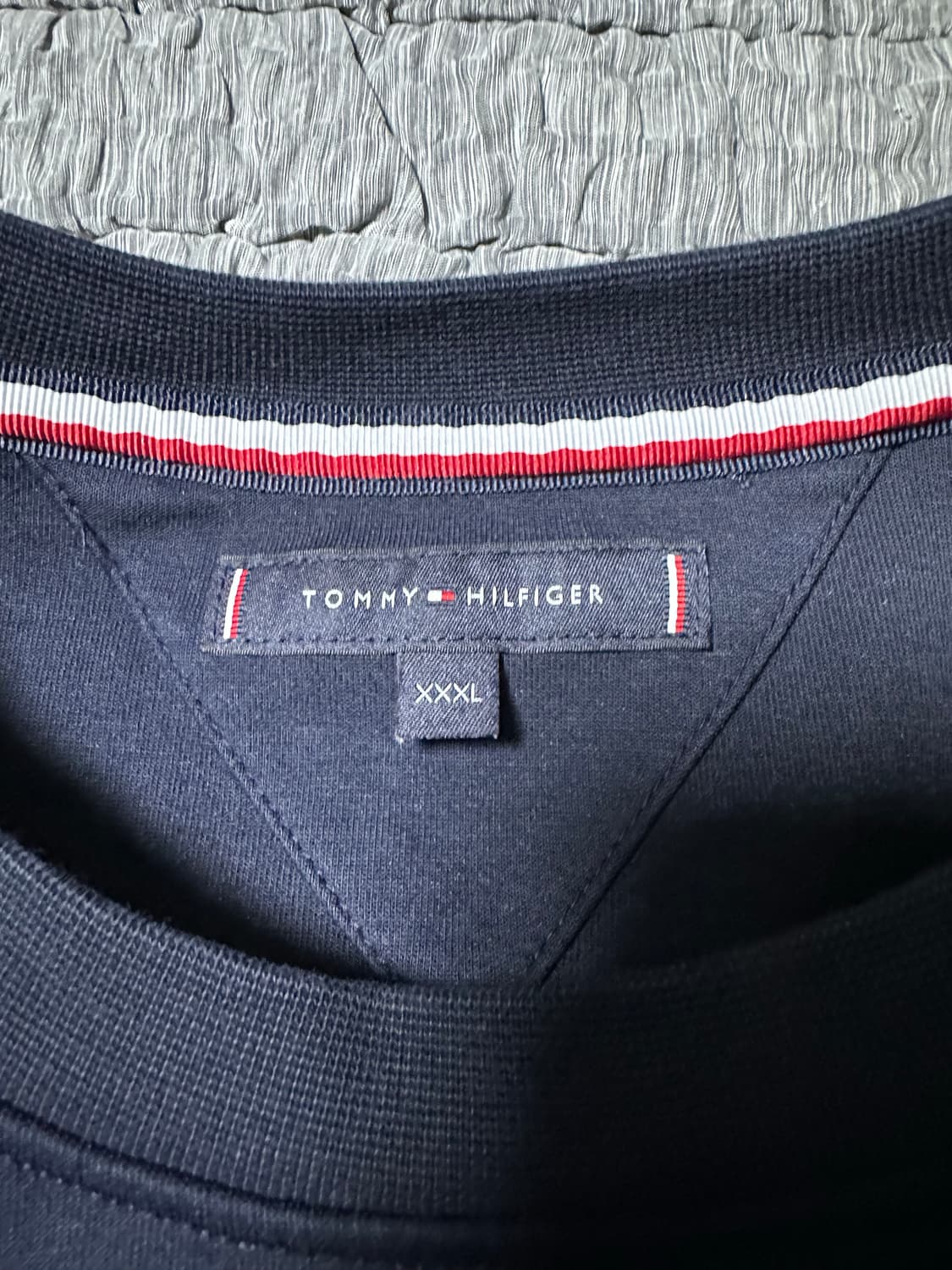 타미힐피거 네이비 맨투맨 티셔츠 상품이미지3