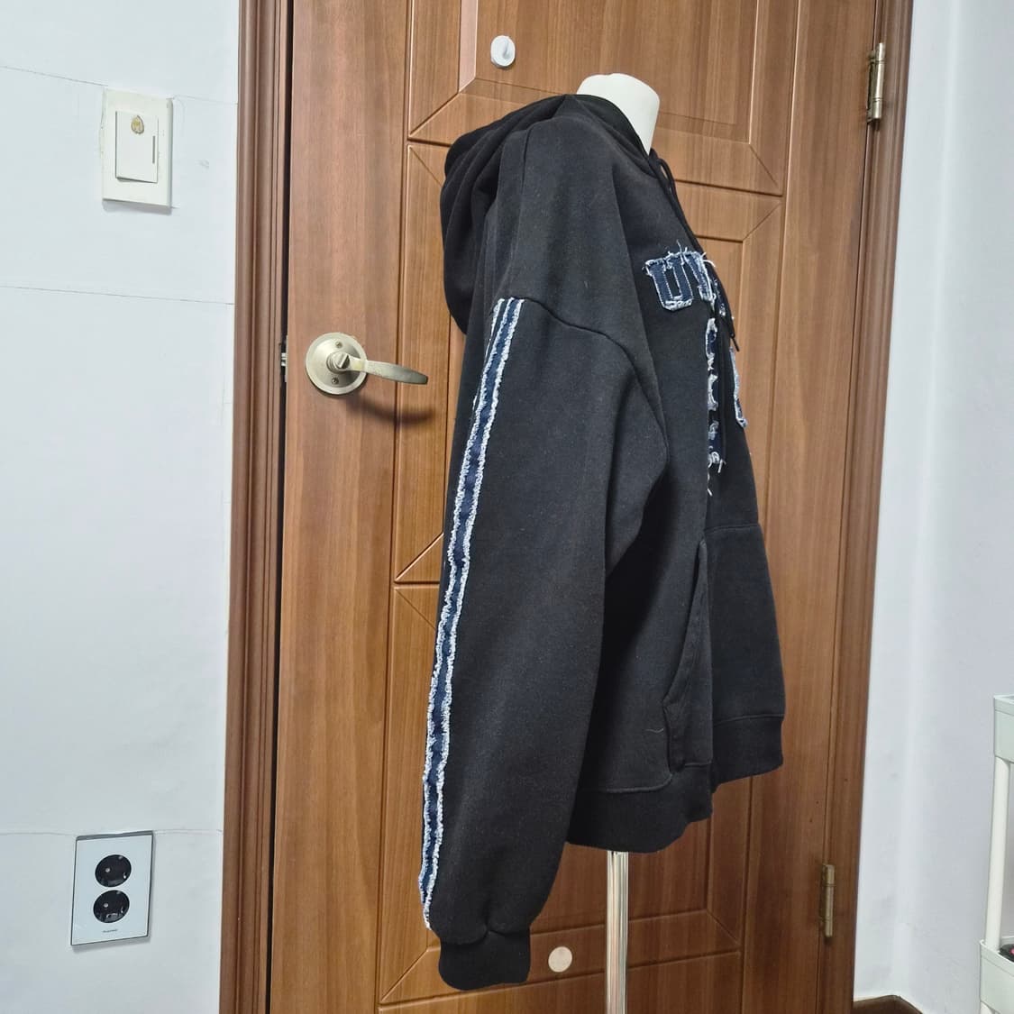 남여공용 데님패치 기모후드티  상품이미지2