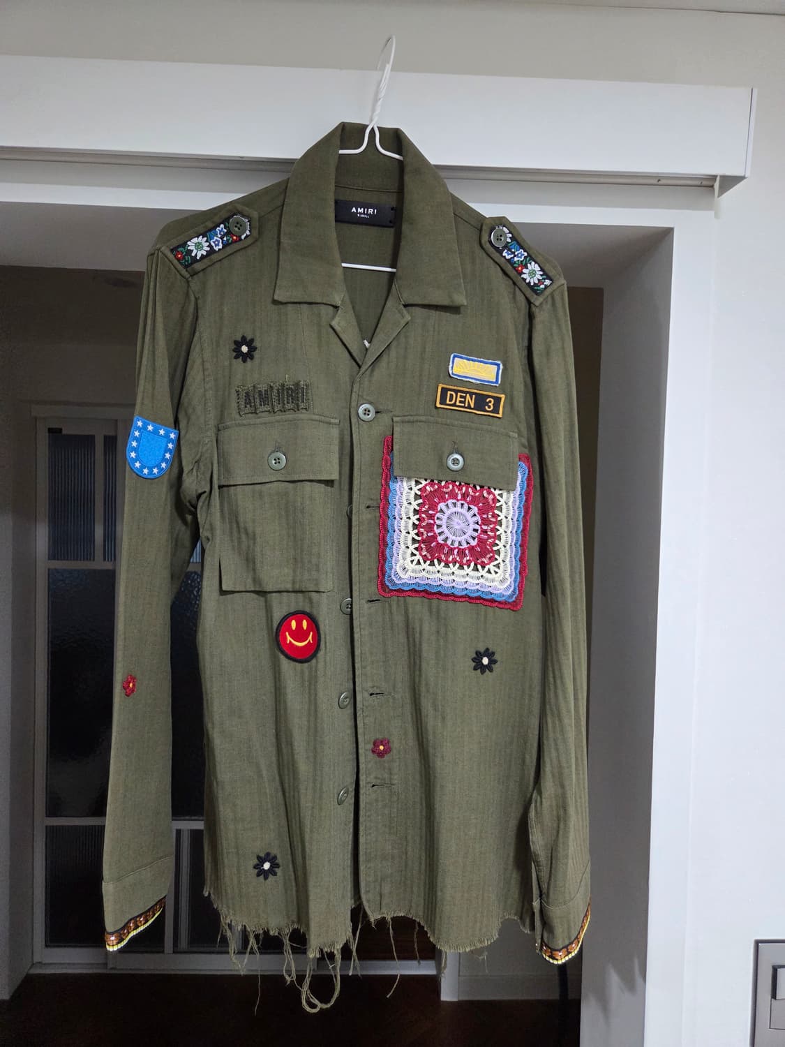 AMIRI 아미리 카키 데미지 패치 셔츠 상품이미지1