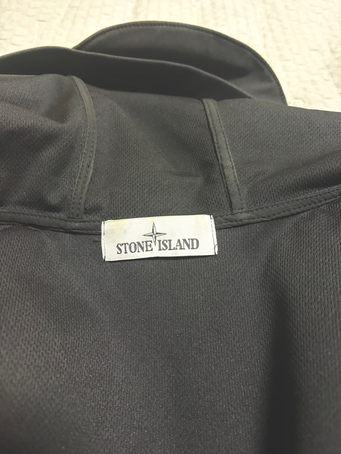 스톤아일랜드 소프트쉘 후드집업 상품이미지3