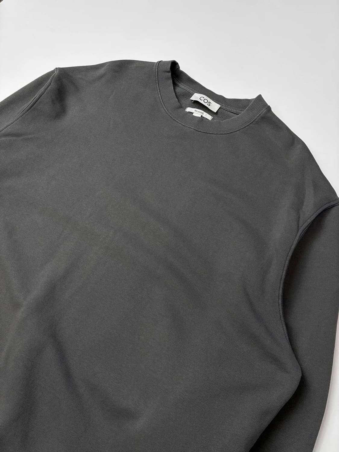 코스 COS 헤비코튼 워시드 오버 맨투맨 PN5382 상품이미지2