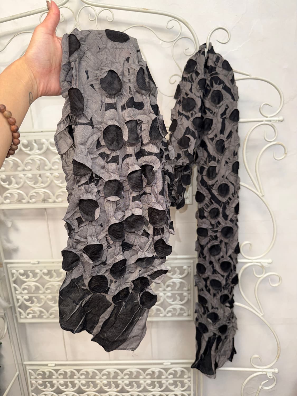 Black & gray grunge pleats scarf 상품이미지3