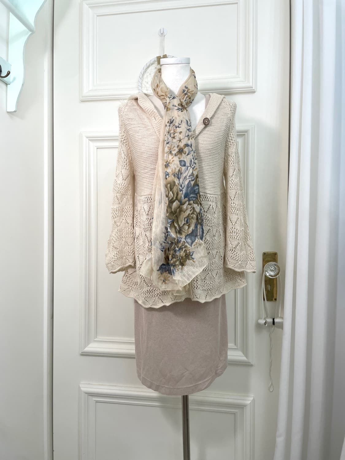 beige blue flower chiffon scarf 상품이미지2