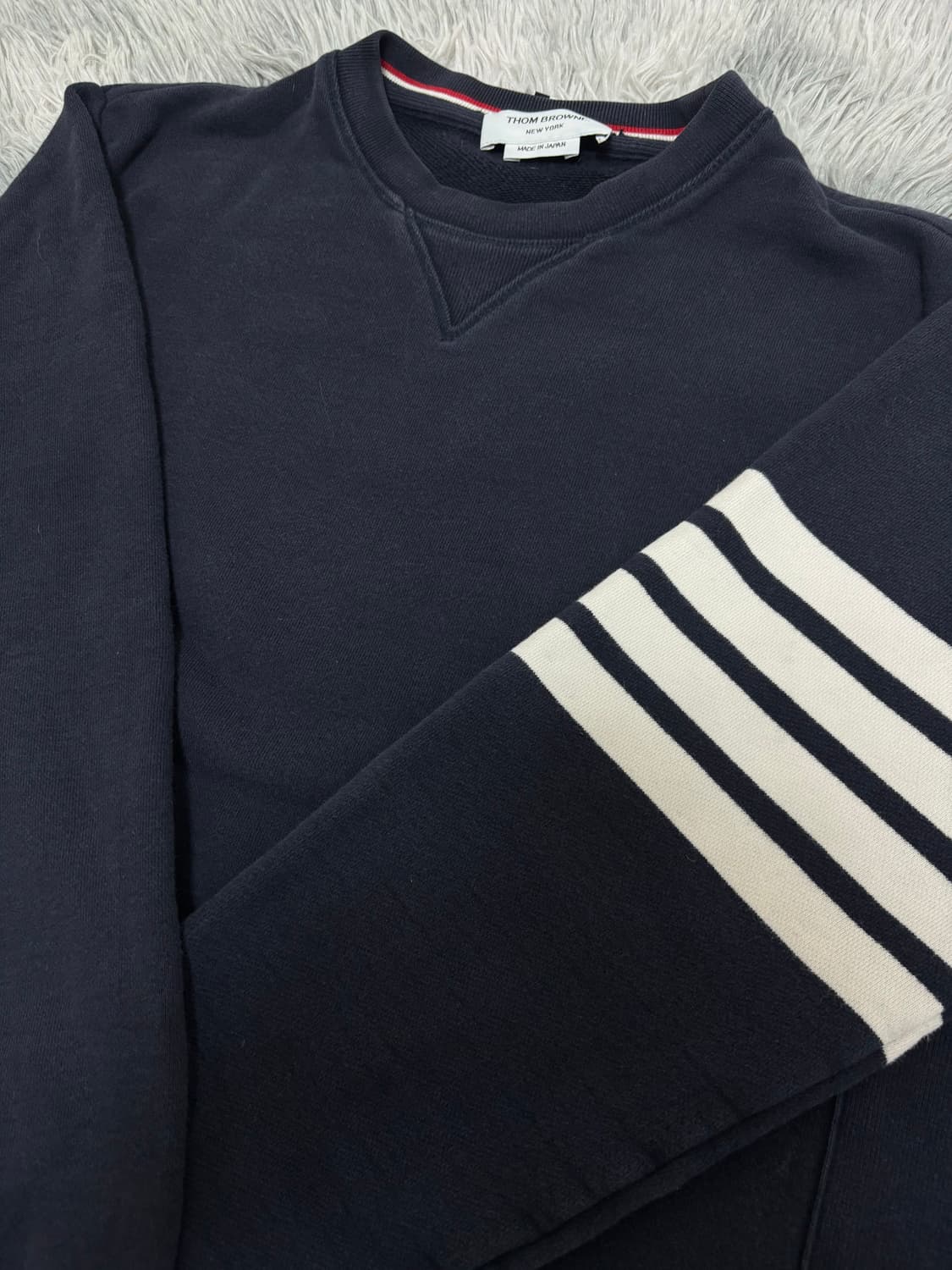 톰브라운 사선 완장 맨투맨 상품이미지2