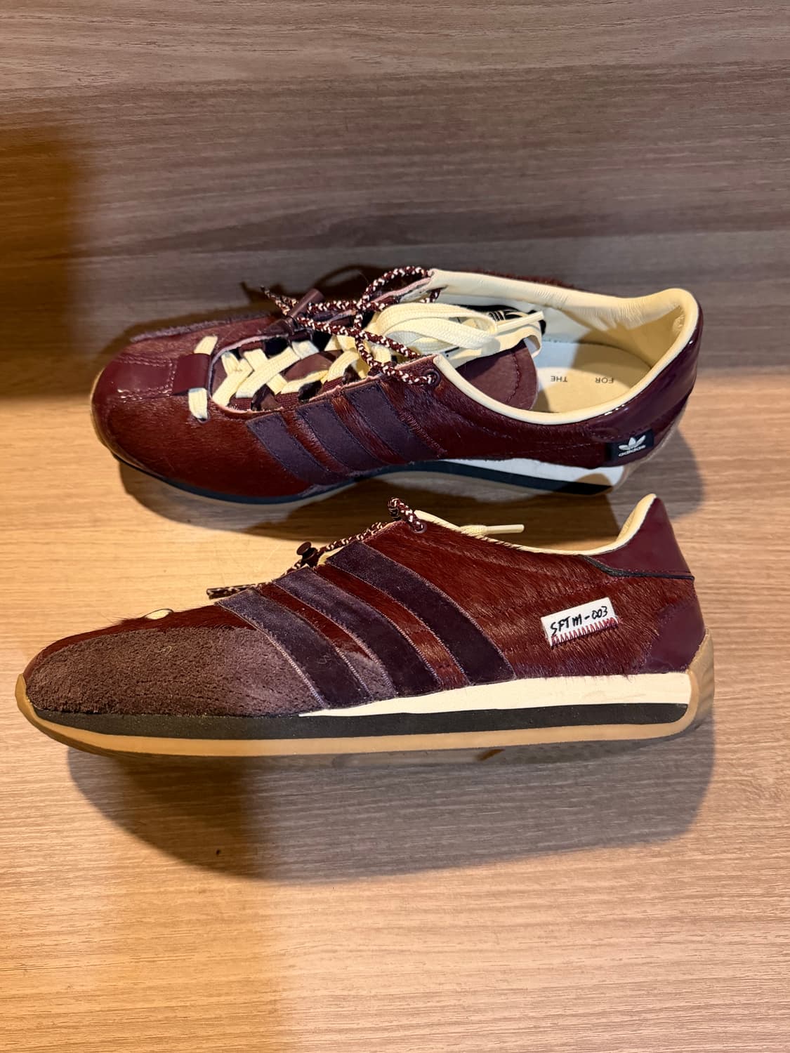 아디다스 송 포 더 뮤트 컨트리 OG 버건디 상품이미지4