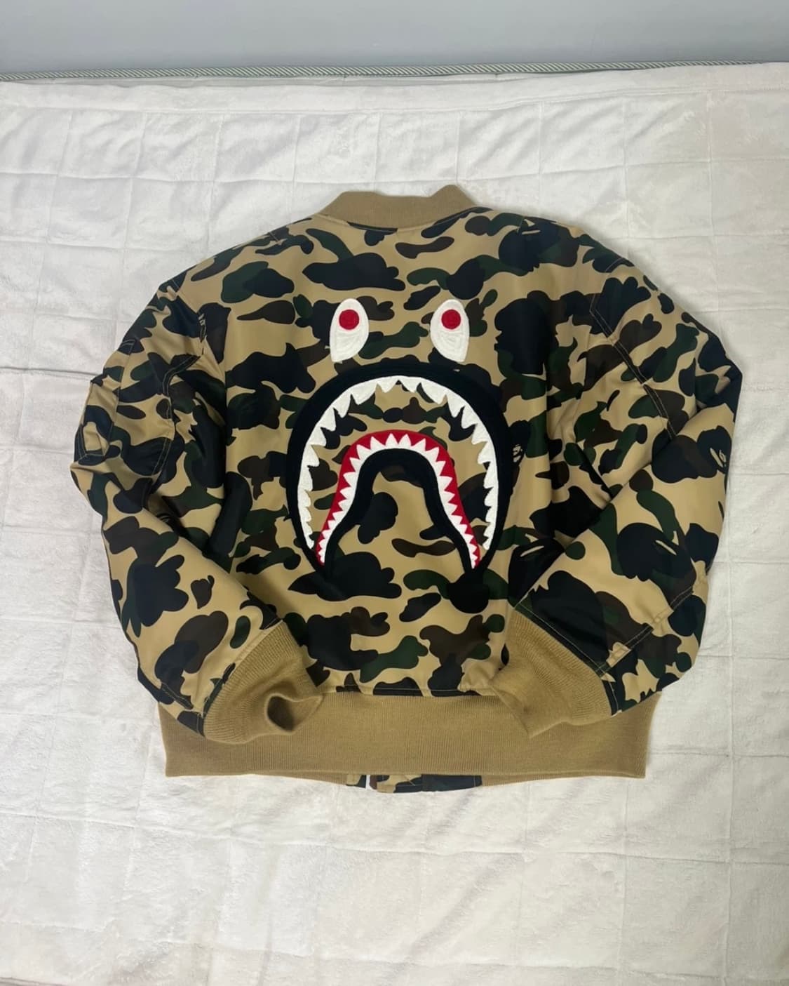 베이프 샤크 항공점퍼 상품이미지2