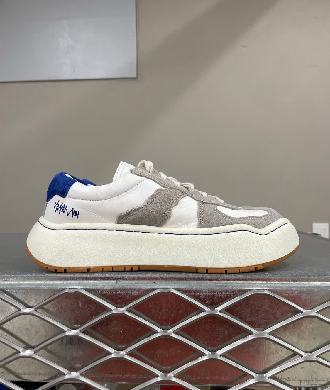 아더에러 운동화 로그 바우스 오프 화이트 230 (gr-3952) 상품이미지4