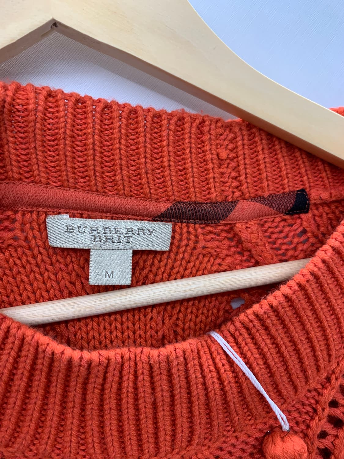 버버리 오렌지 폼폼이 케이블 니트 상품이미지7