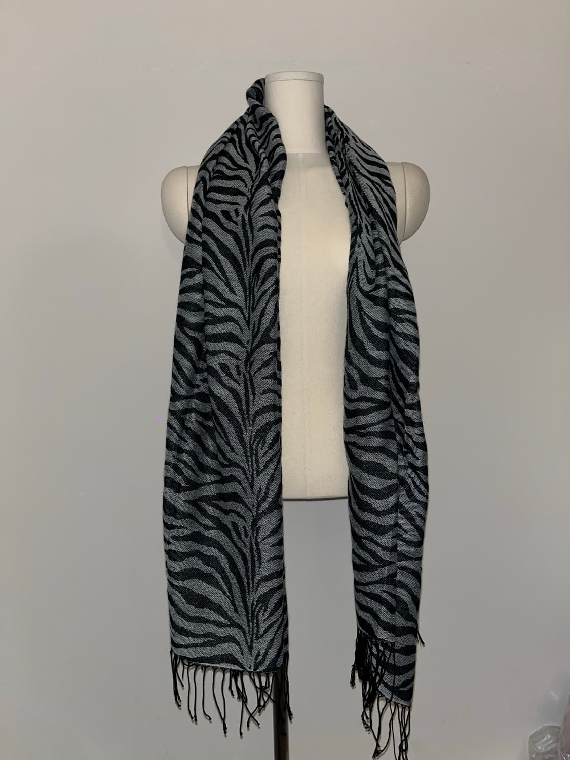 Zebra Black and White Scarf 상품이미지5