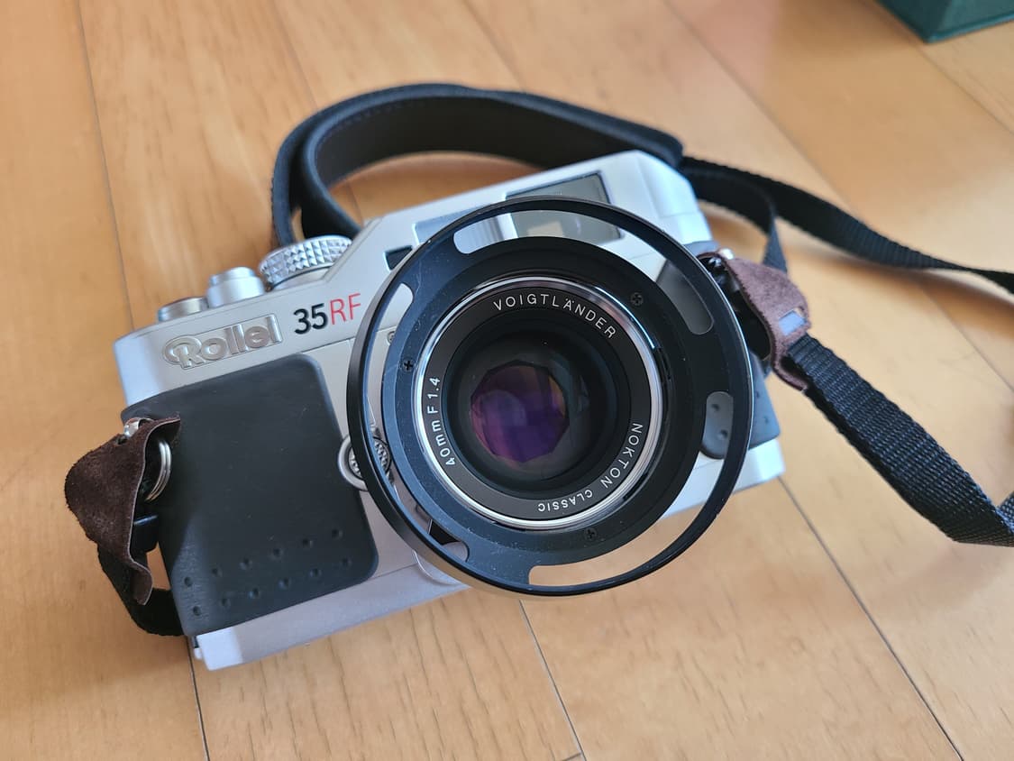 롤라이 35 RF 카메라 + 보이그랜더 40mm F1.4 렌즈 상품이미지2
