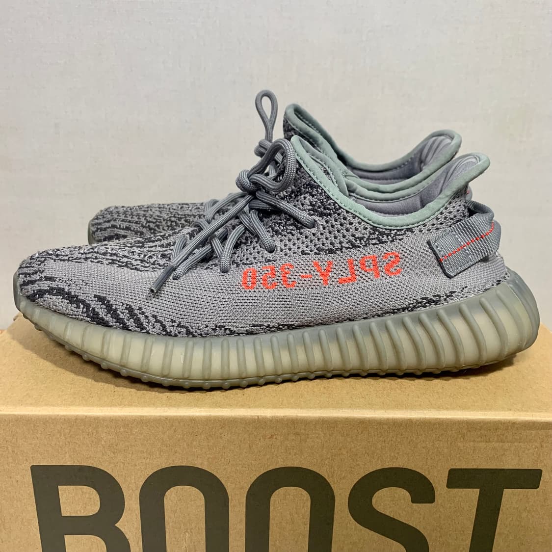 아디다스 이지부스트 350 v2 벨루가 2.0 상품이미지3
