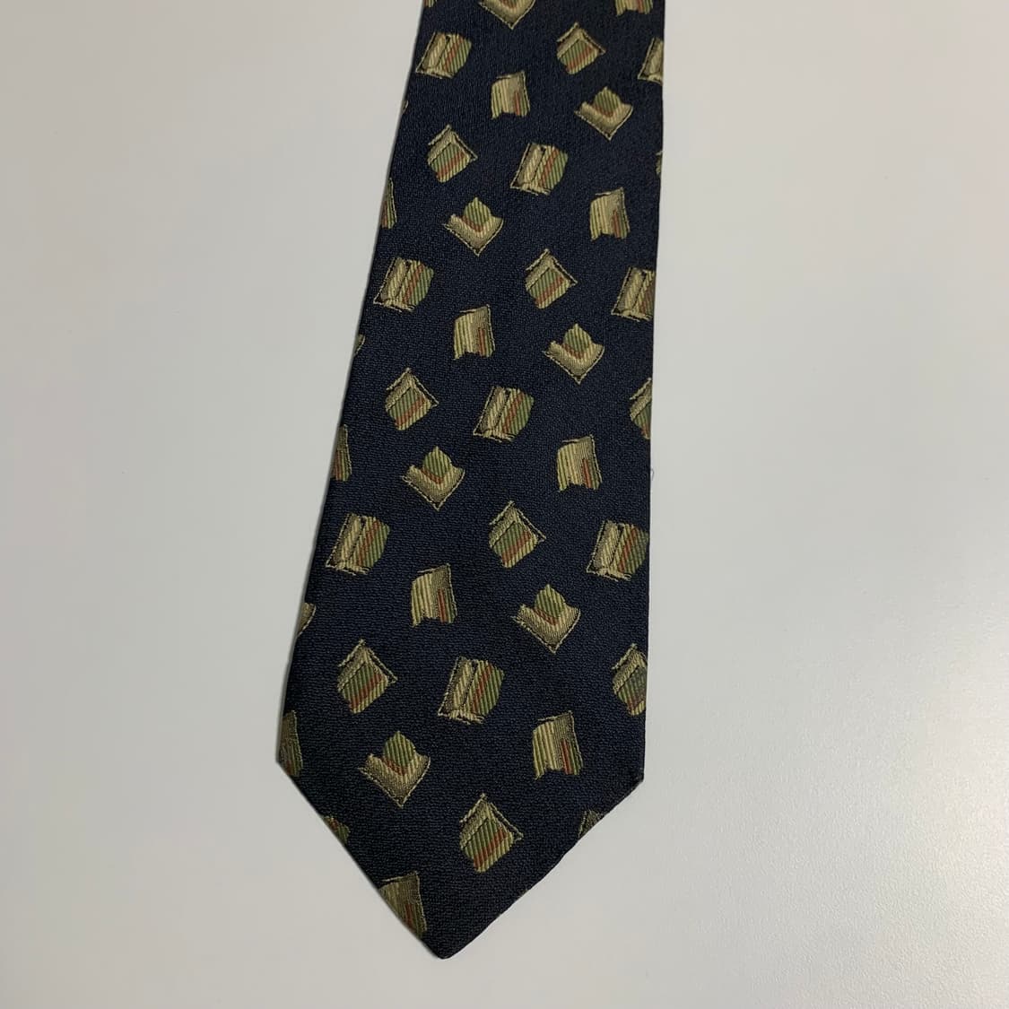 이세이미야케 100실크 명품넥타이 블랙컬러 기하학적패턴 A등급 상품이미지8