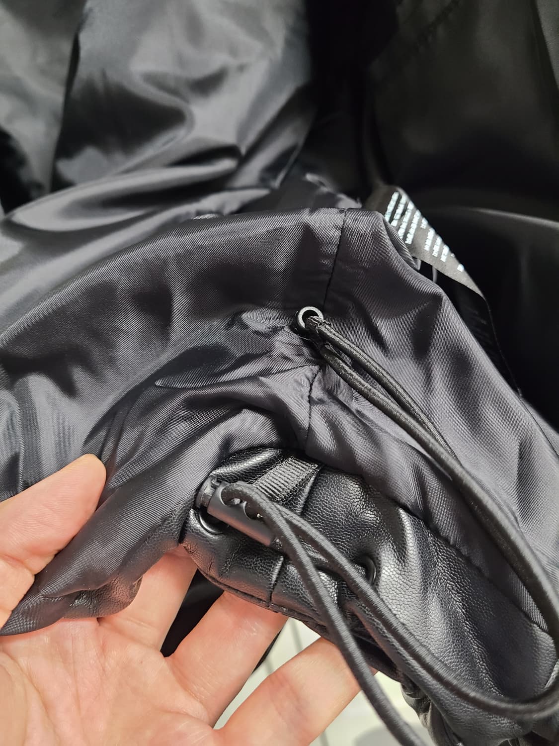 무신사스탠다드 레더 푸퍼 숏 패딩 상품이미지4