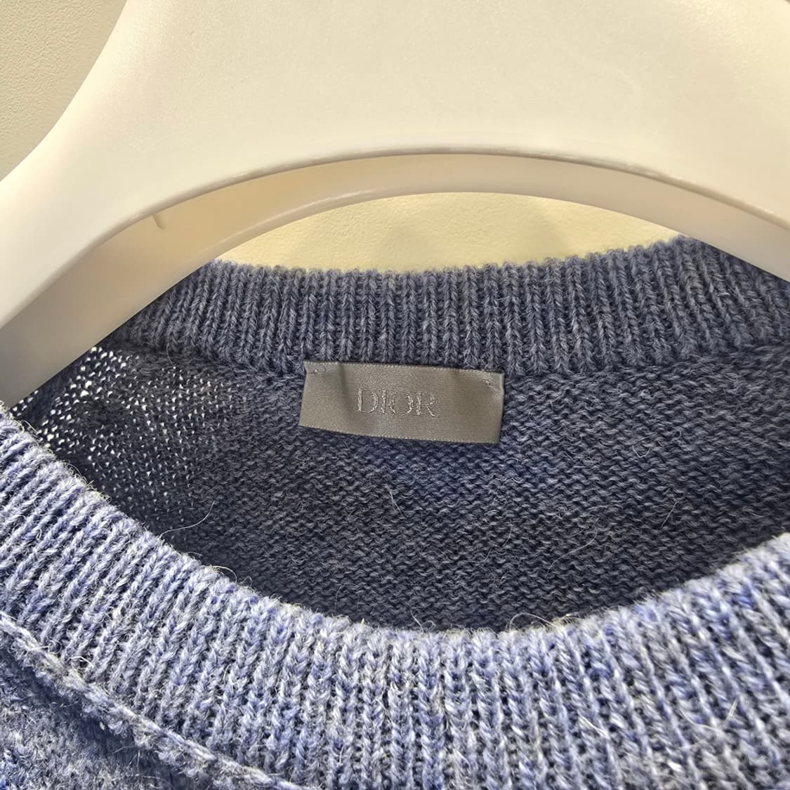 [중고/정품] 디올 피터 도이그 레터링 로고 울 니트 XL (블루) 상품이미지4