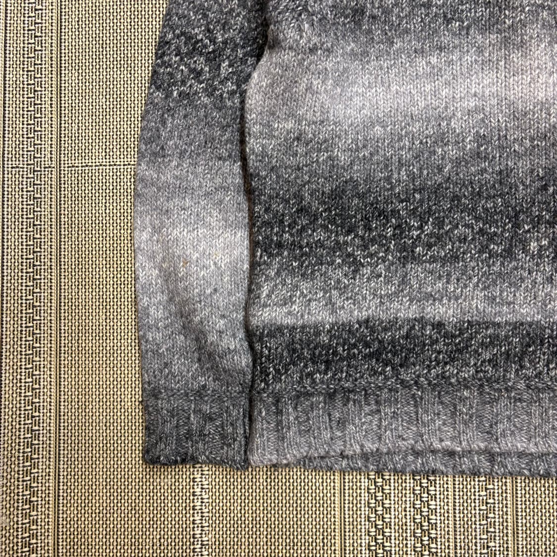 돌채 앤 가바나 그라데이션 그레이 터틀넥 스웨터 상품이미지7