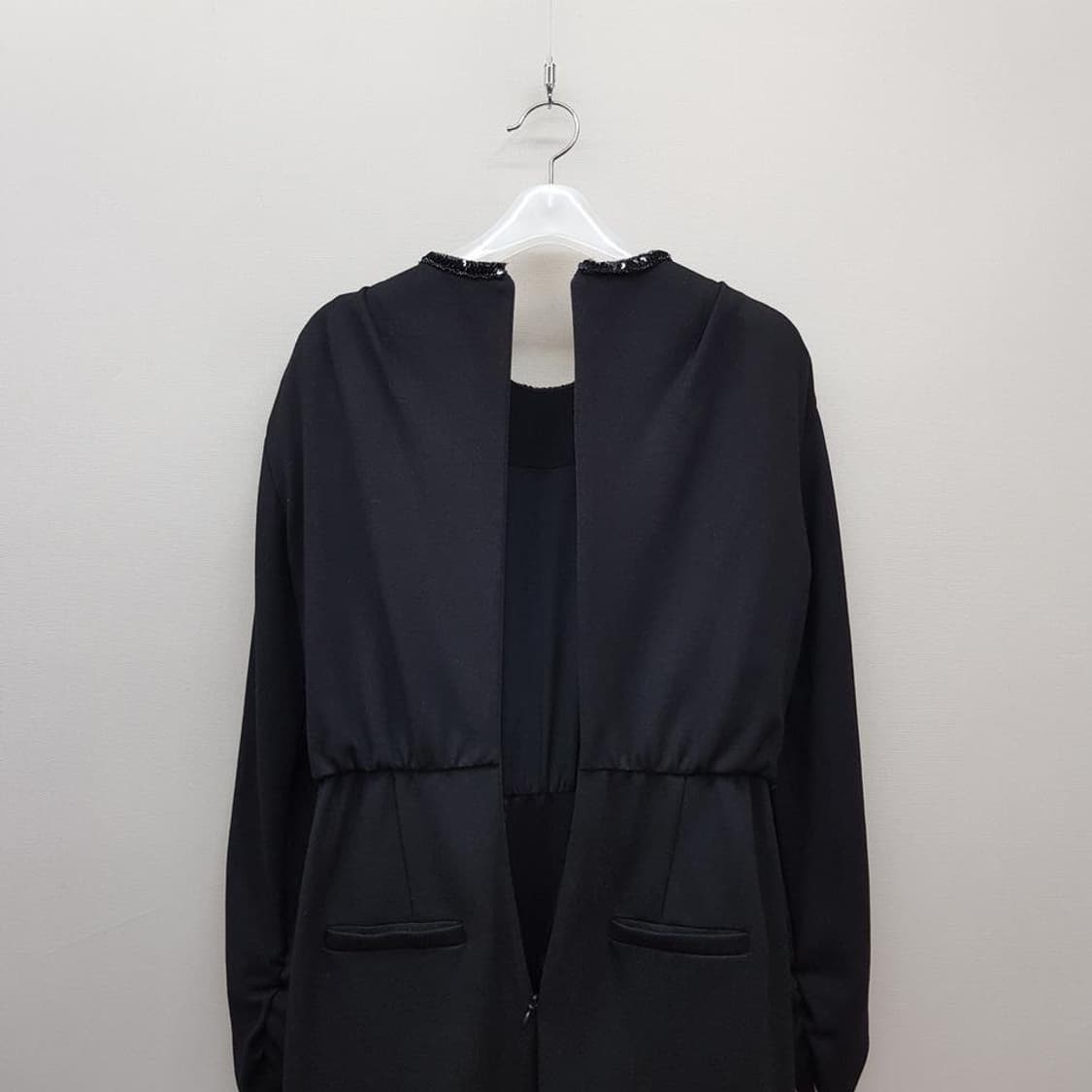 한섬 타임 22FW 넥 스팽글 원피스 M사이즈 상품이미지4