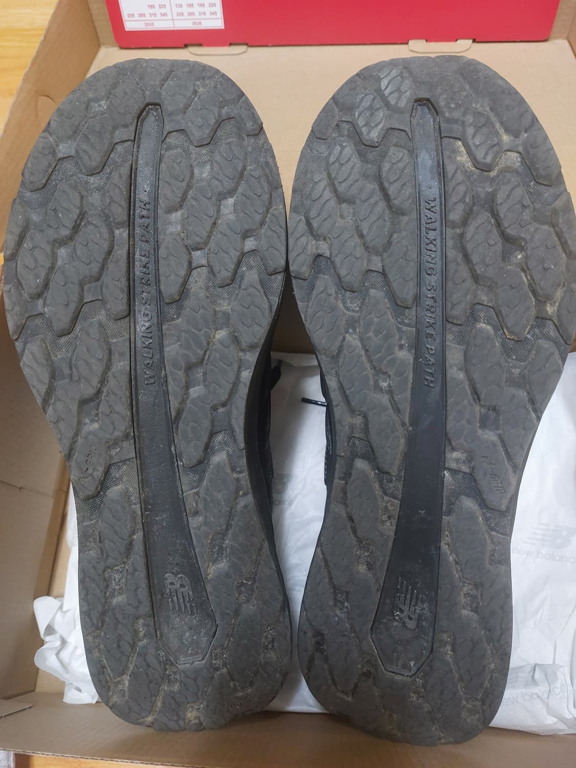 뉴발란스 U880G7XY 검정 워킹화 280mm 상품이미지1