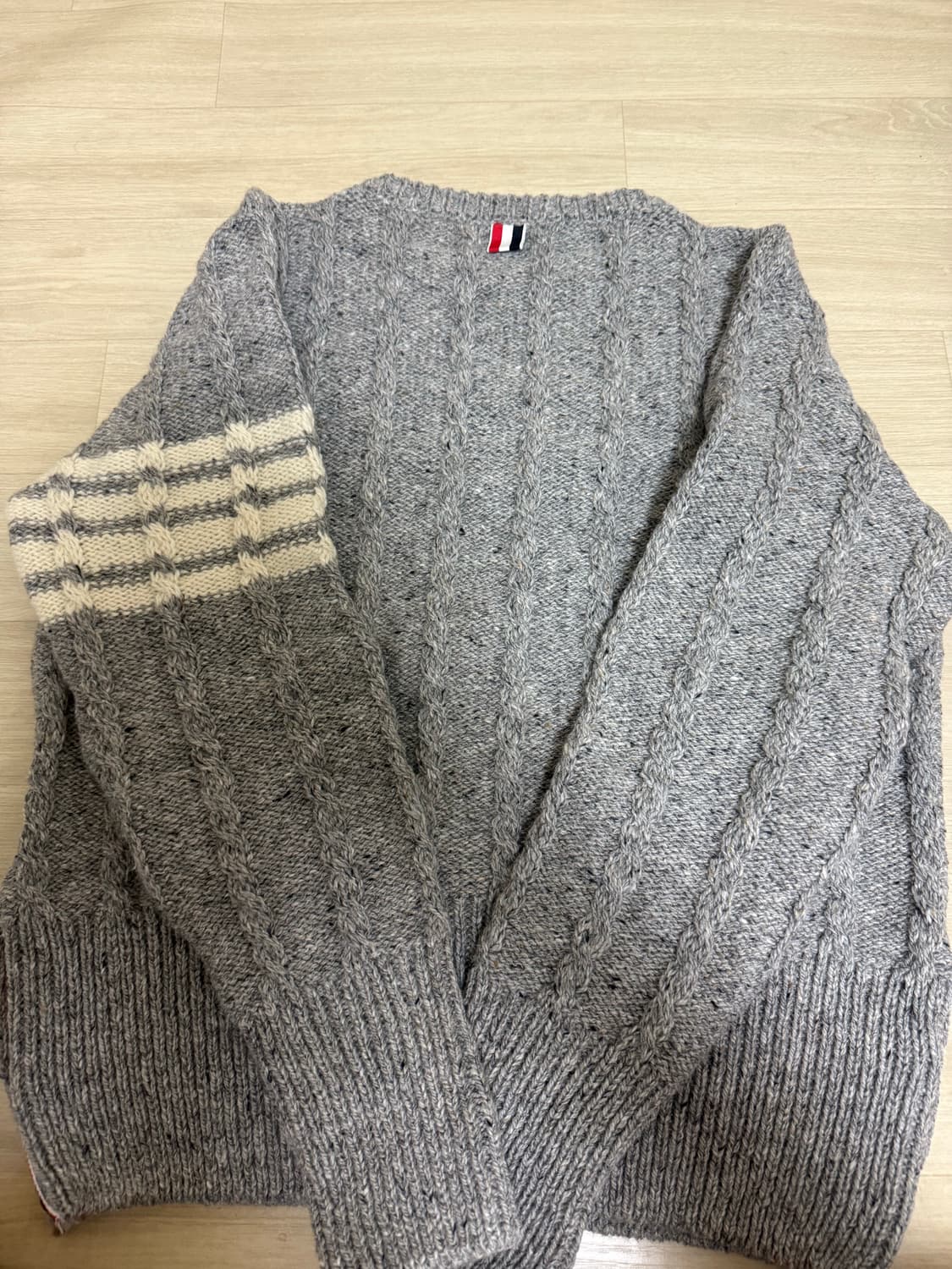 톰브라운 도네갈 트위스트 니트 상품이미지2