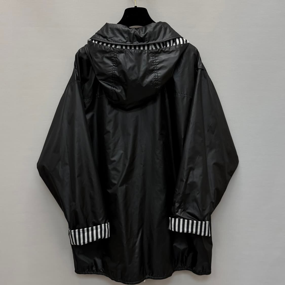 샤넬 블랙 나일론 코코 비치 쉘 파카 재킷( 여성 오버핏 ) 상품이미지4