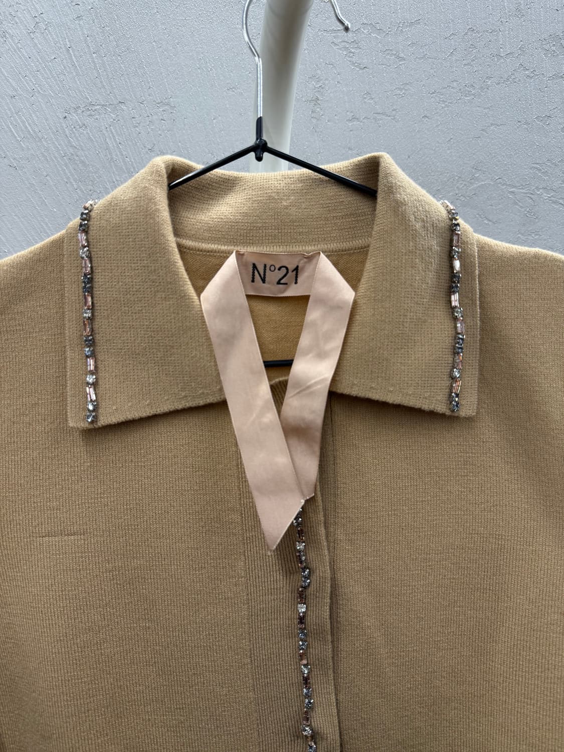 N21 누메로벤투노 매장판 카라 니트 가디건 42 상품이미지3