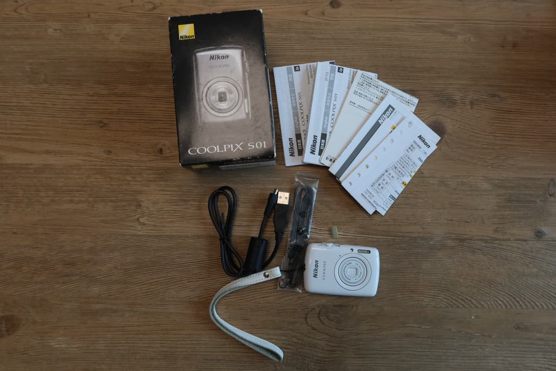 쿨픽스 s01 화이트 (풀박스) 상품이미지1