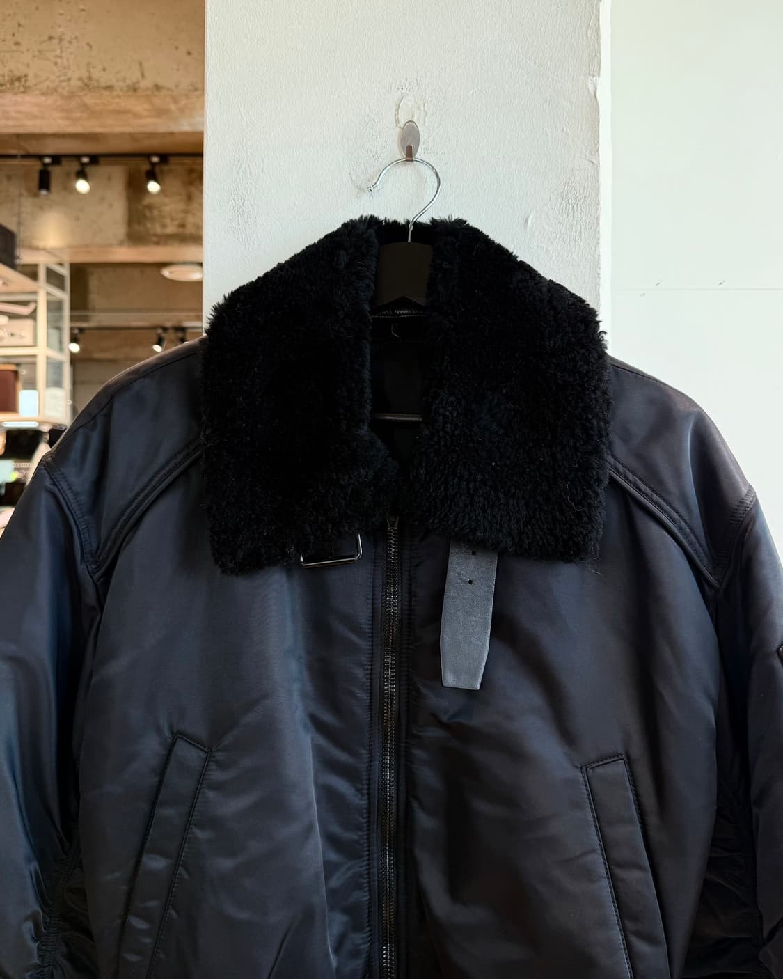 준지 블랙 디테쳐블 램셜링 MA-1 자켓 상품이미지3