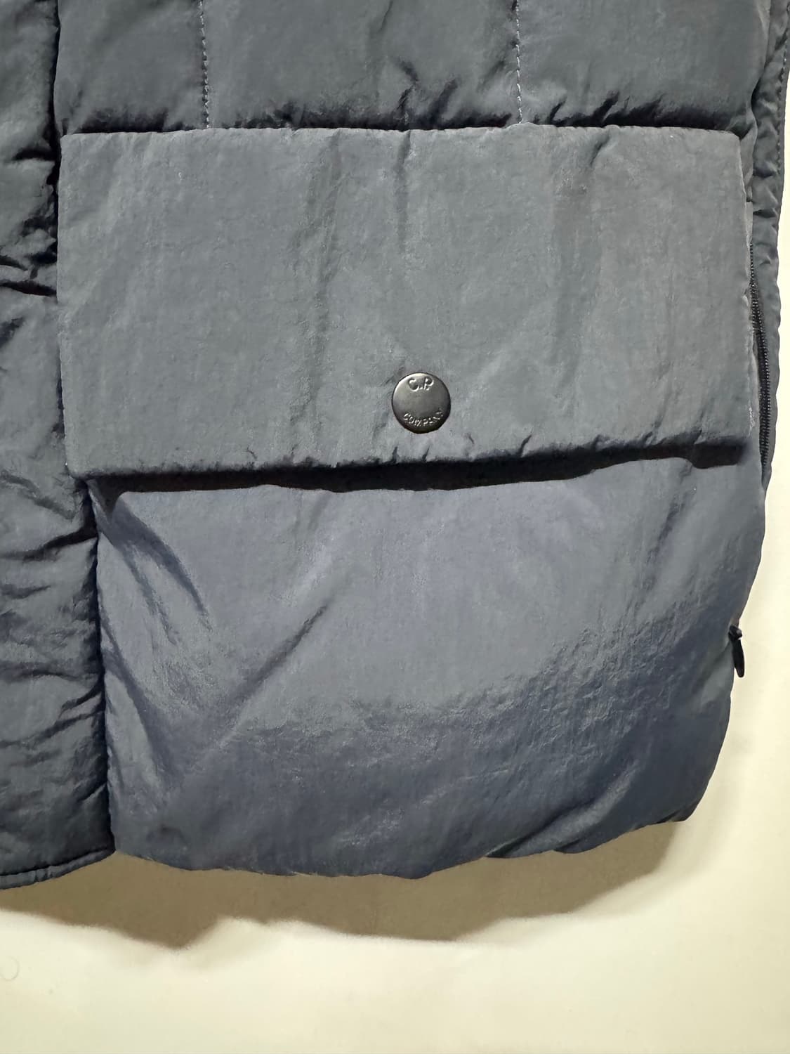 100 CP컴퍼니 고글 후드 패딩조끼 상품이미지3