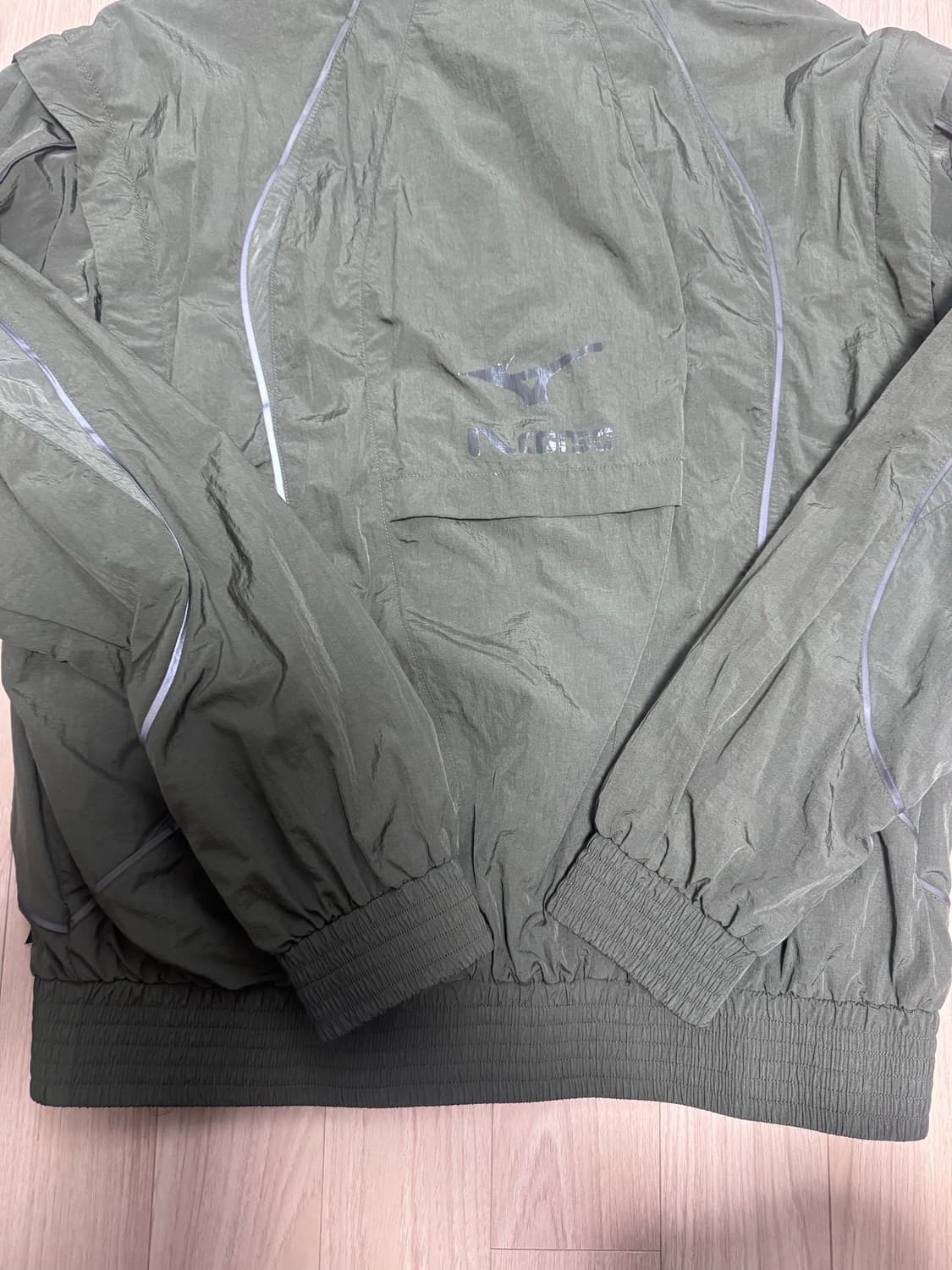 일꼬르소X미즈노 인시전 디태처블 윈드브레이커 카키 상품이미지5