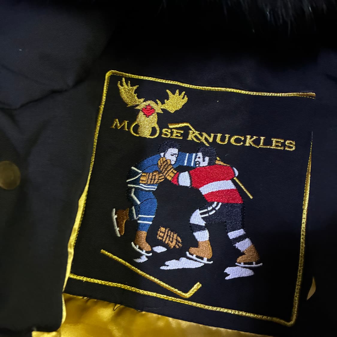 무스너클 금장 패딩 100 상품이미지3