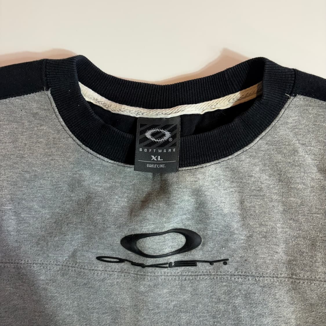 오클리 그레이 로고 맨투맨 상품이미지5