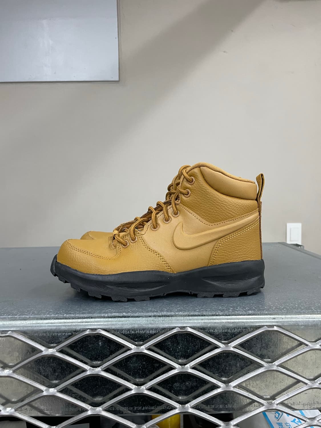 나이키 마노아 레더 위트 225 상품이미지1